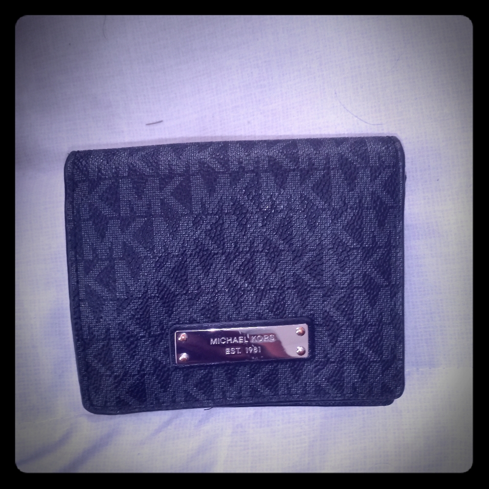 Micheal Kors MF  ZA Wallet